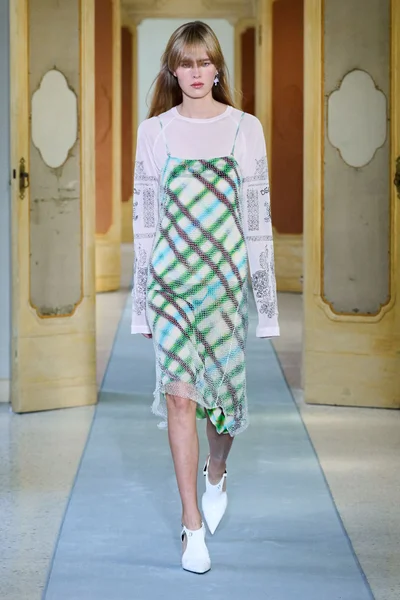 Look 22